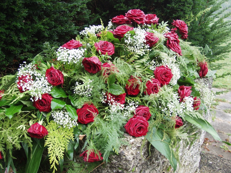 funeraire-AMIRAT-min_roses-61203